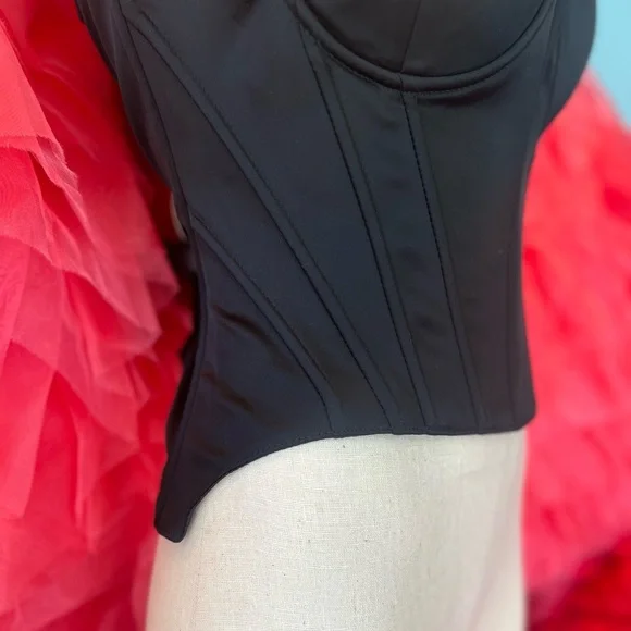 POSTER GIRL Elegant Black Corset Tank Top - Picture 3 of 6